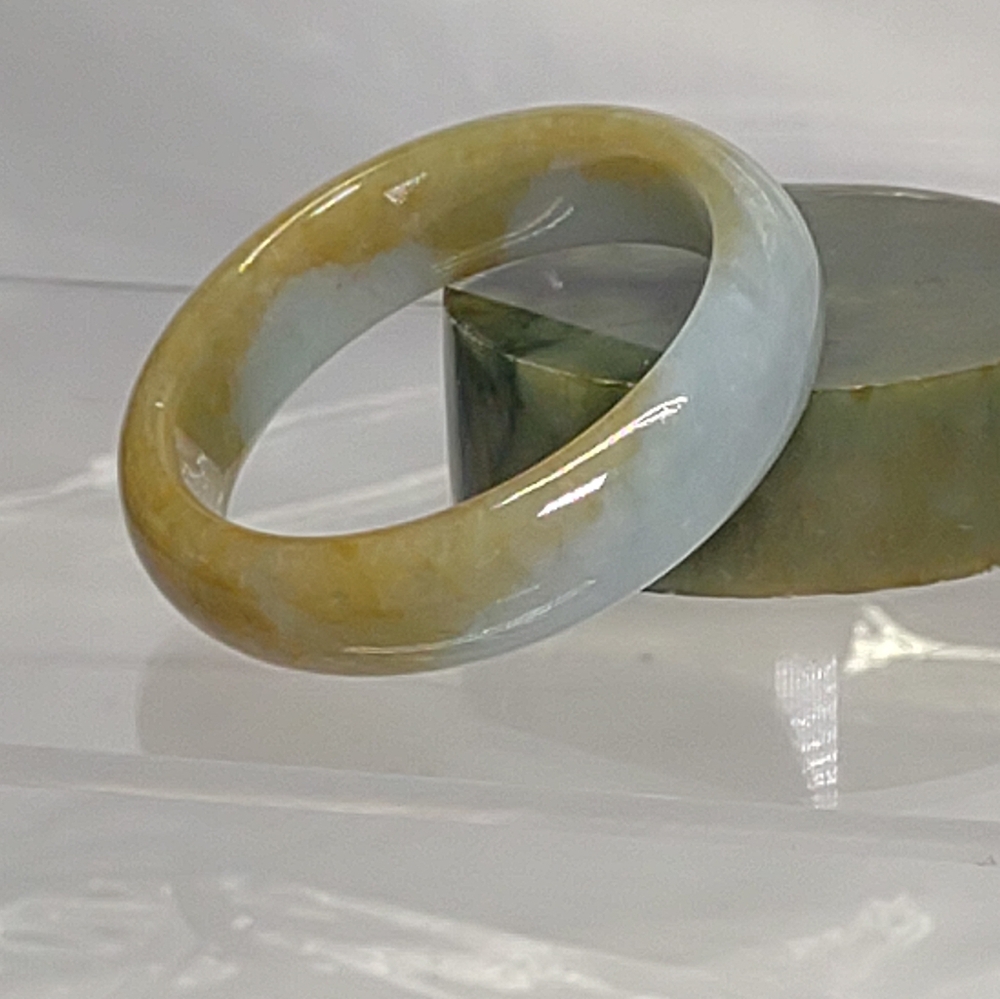 Baby Jadeitd Bangle - Picture 3 of 5